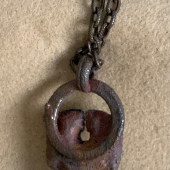 Pendant with Chain - Picture 5 of 6